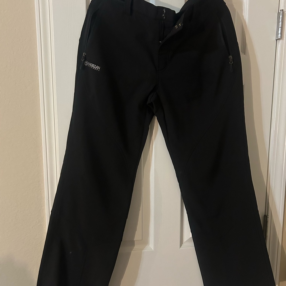 Magellan Outdoors Men's Black Cargo Pants